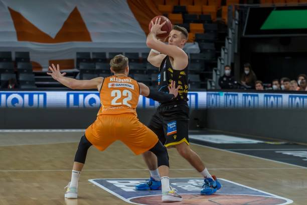 潜在加盟和 潜在加盟和